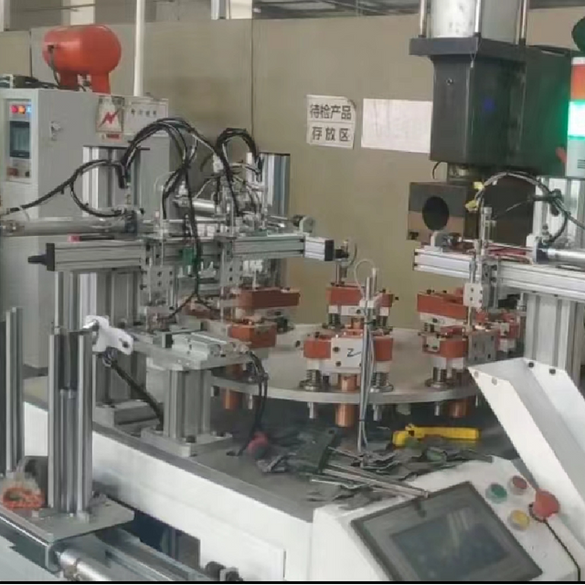 用于一次性镊子的全自动点焊接机